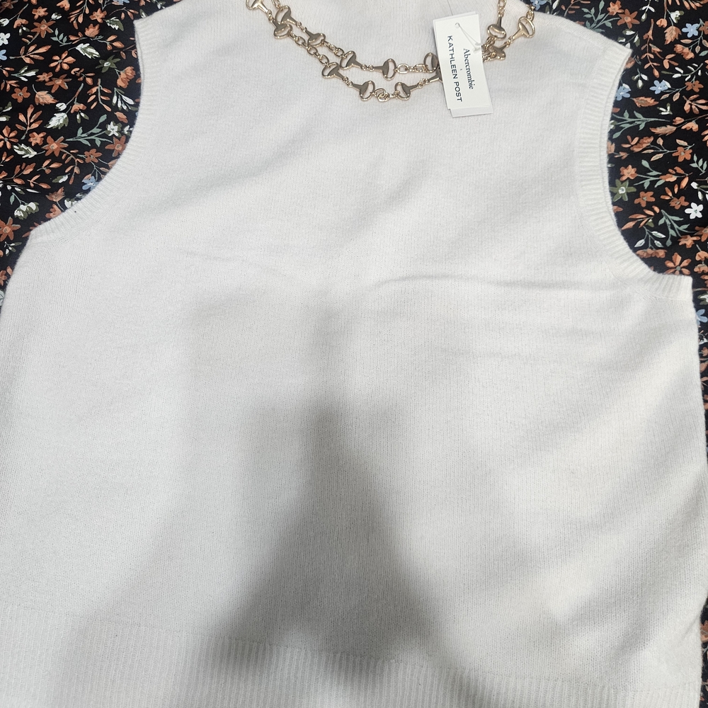 Abercrombie & Fitch Cream Off-the-Shoulder Sweater
